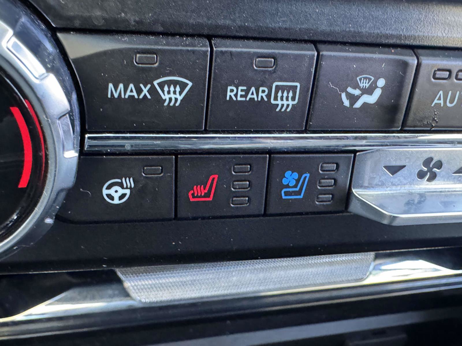 Used 2025 Ford F250 Lariat w/ Lariat Ultimate Package AWD/4WD image 40