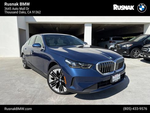 Used 2026 BMW 530i w/ Convenience Package RWD image 1