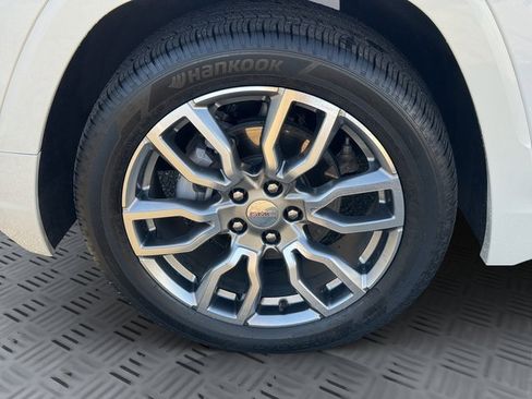 Used 2024 GMC Terrain Denali w/ Denali Premium Package image 29