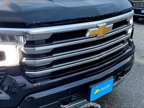 Certified 2024 Chevrolet Silverado 1500 High Country w/ High Country Premium Package image 33