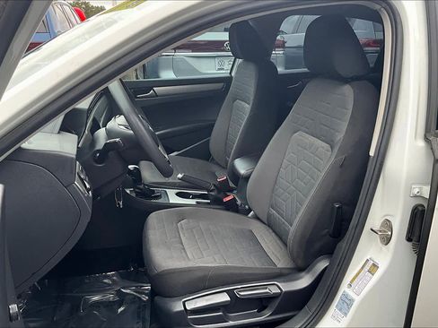 Used 2020 Volkswagen Passat 2.0T S image 8