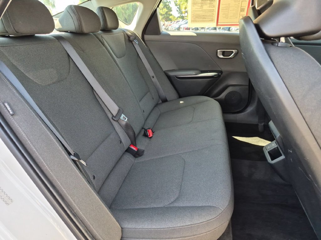 Used 2025 Kia K4 FWD image 30