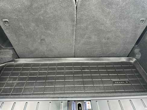 Used 2023 Tesla Model X Plaid image 17