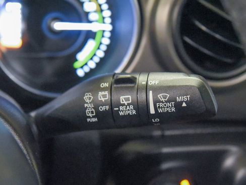 Used 2023 Jeep Wrangler Unlimited w/ Sun & Screen Package image 27