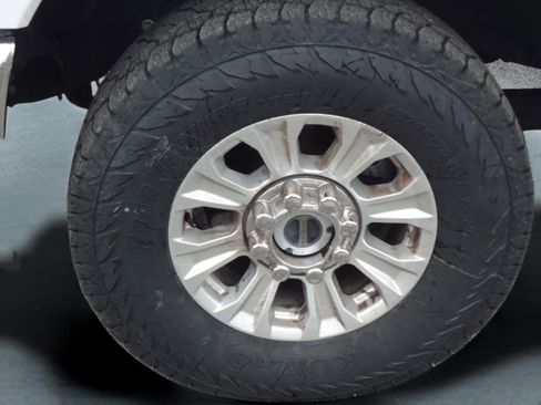 Used 2022 Ford F250 XLT w/ XLT Value Package image 9