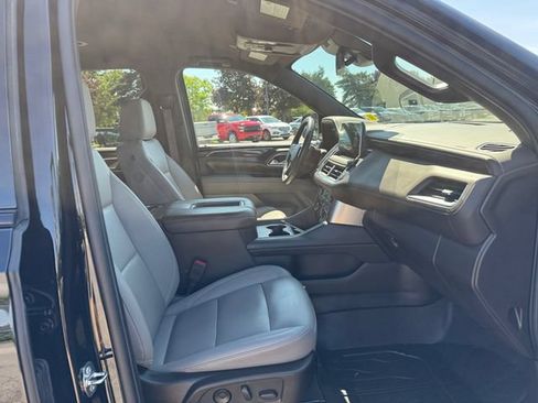 Used 2023 Chevrolet Suburban Z71 w/ Luxury Package AWD/4WD image 17
