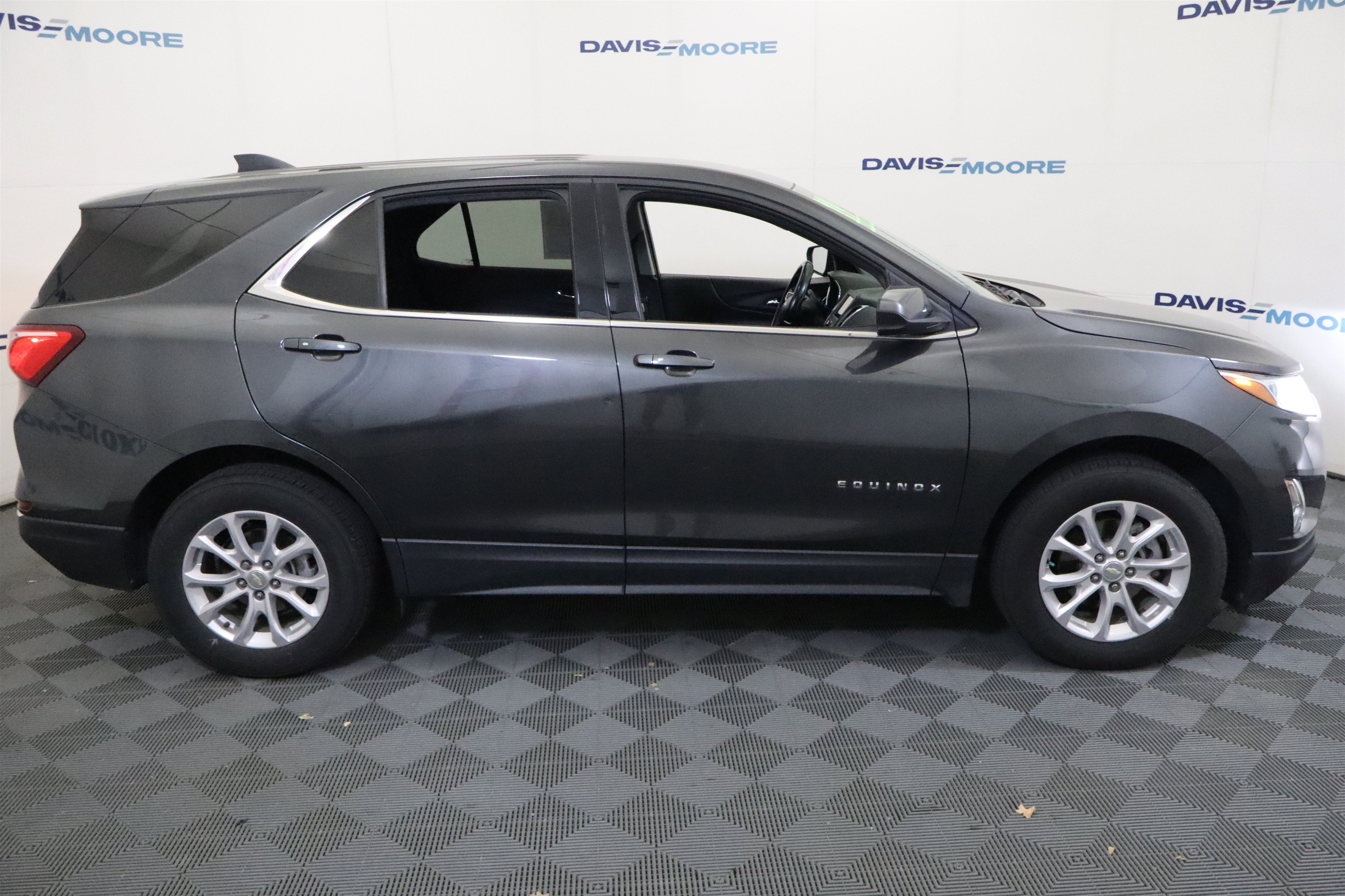 Used 2019 Chevrolet Equinox LT FWD image 5