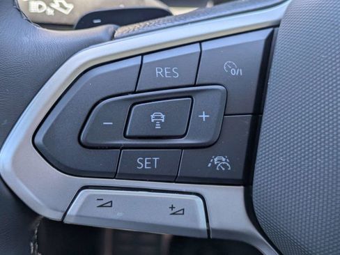 Certified 2026 Volkswagen Atlas SEL Premium R-Line AWD/4WD image 29