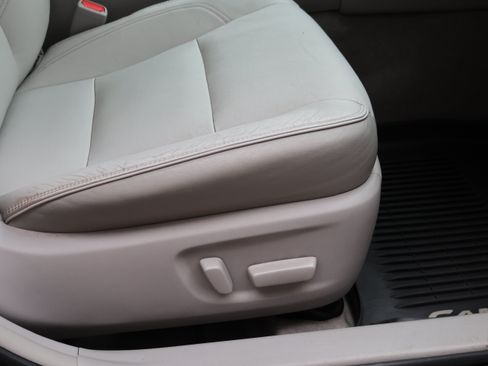 Used 2016 Toyota Camry XLE FWD image 32
