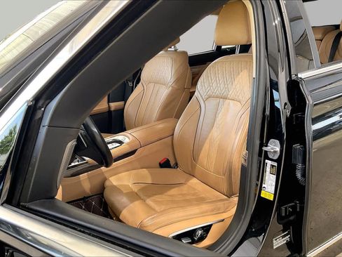 Used 2016 BMW 740i RWD image 8