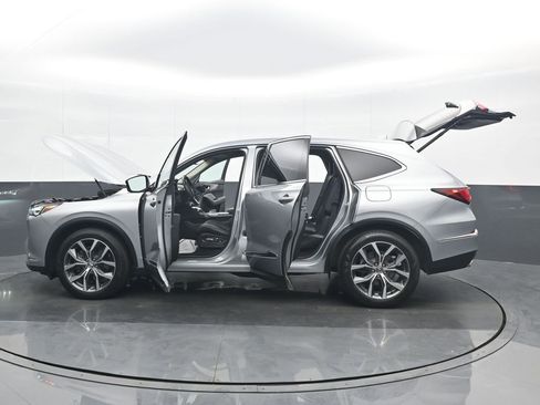 Used 2024 Acura MDX SH-AWD w/ Technology Package image 39