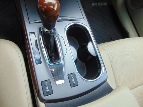 Used 2015 Acura RDX FWD image 18