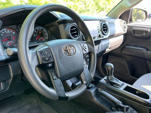 Used 2023 Toyota Tacoma SR w/ SR Convenience Package AWD/4WD image 10