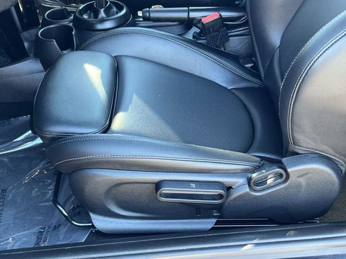 Used 2022 MINI Cooper S w/ Premium Package image 15