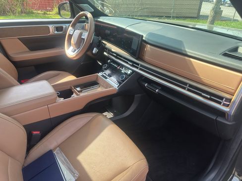 Used 2024 Hyundai Santa Fe Limited image 10