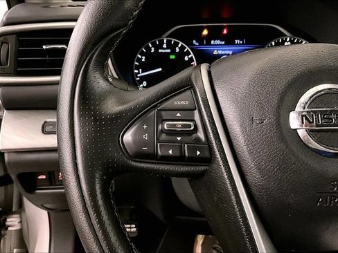 Used 2017 Nissan Maxima 3.5 SL FWD image 18