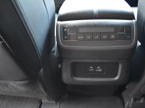 Used 2024 Nissan Pathfinder SL FWD image 55