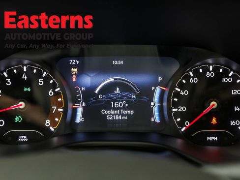 Used 2022 Jeep Compass Latitude w/ Sun and Sound Group image 18