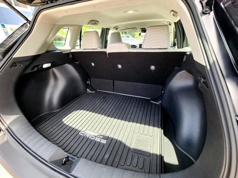 Used 2022 Toyota Corolla Cross L image 25