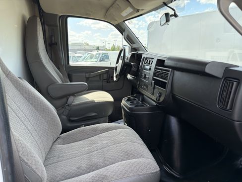Used 2020 Chevrolet Express 3500 w/ Power Convenience Package RWD image 23