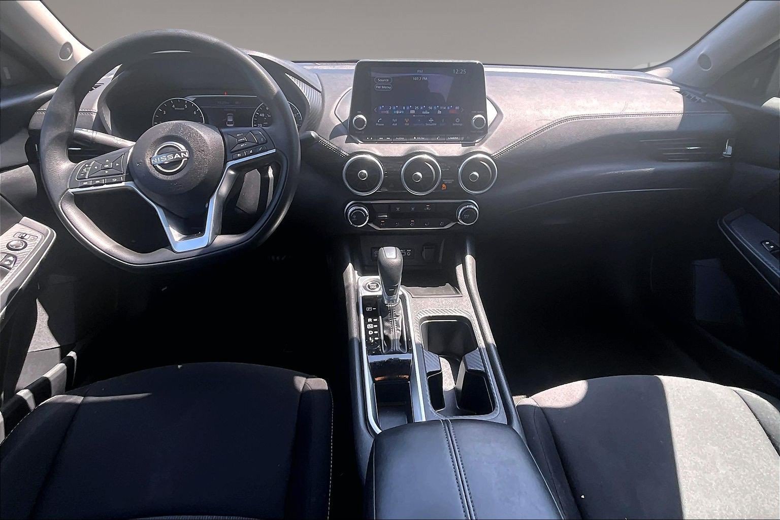 Used 2025 Nissan Sentra SV FWD image 8