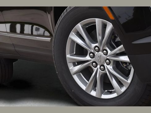 Used 2026 Cadillac XT5 Luxury w/ LPO, Floor Liner Package FWD image 10
