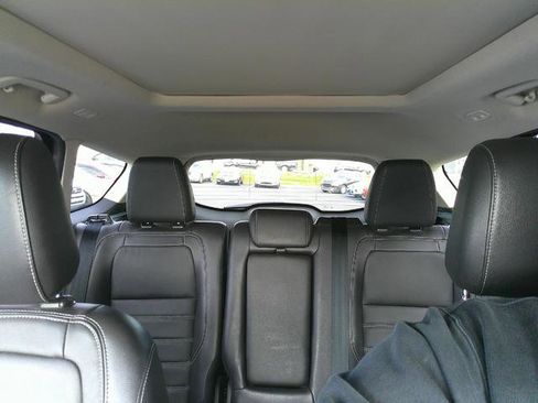 Used 2019 Ford Escape Titanium image 12