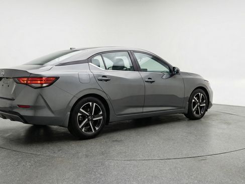 Used 2025 Nissan Sentra SV image 9