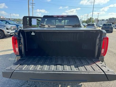 Used 2022 GMC Sierra 1500 Denali w/ Denali Reserve Package AWD/4WD image 10
