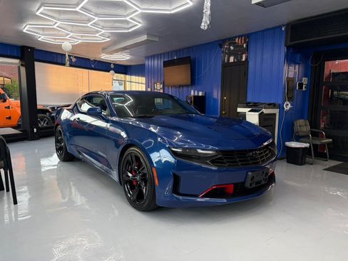 Used 2023 Chevrolet Camaro LT RWD image 1