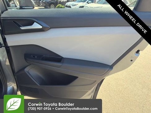 Used 2022 Volkswagen Taos SE w/ Panoramic Sunroof Package AWD/4WD image 14