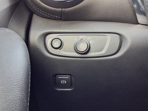 Used 2022 Chevrolet Blazer LT image 17