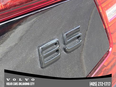 Certified 2024 Volvo S60 B5 Plus w/ Climate Package image 9