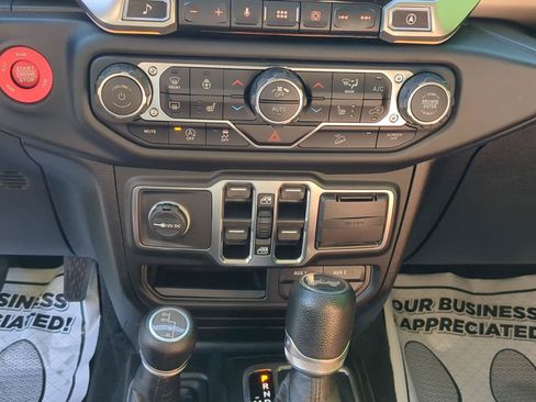 Used 2021 Jeep Wrangler Unlimited Sport AWD/4WD image 18