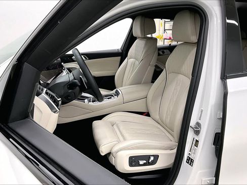 Used 2025 BMW X6 M60i image 7