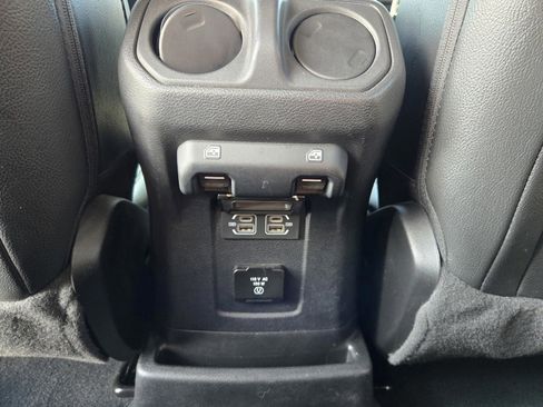 Used 2022 Jeep Wrangler Unlimited Sahara w/ Cold Weather Group image 14