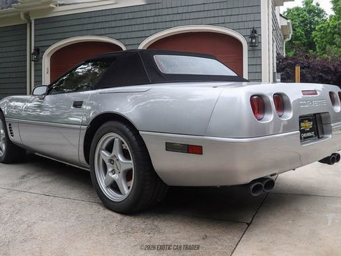 Used 1996 Chevrolet Corvette Convertible RWD image 17