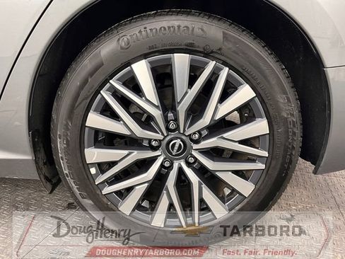 Used 2025 Nissan Altima 2.5 SV FWD image 24