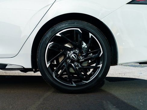 New 2026 Nissan Sentra SR w/ SR Premium Package FWD image 7