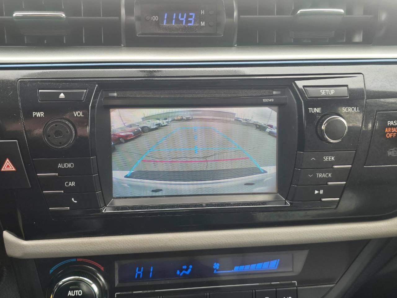 Used 2014 Toyota Corolla LE FWD image 10