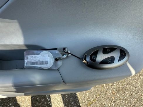 Used 2025 Hyundai Kona SEL AWD/4WD image 15