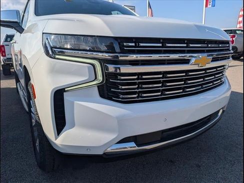 Used 2023 Chevrolet Suburban Premier image 24