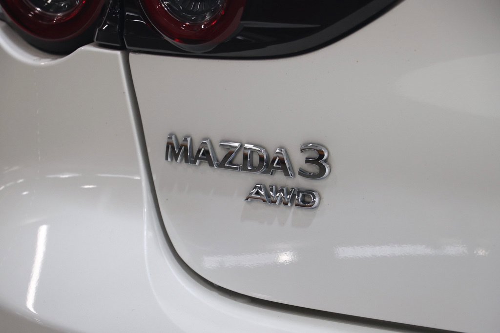 Used 2021 MAZDA MAZDA3 Hatchback w/Premium Plus Pkg AWD/4WD image 11