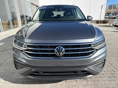 Certified 2022 Volkswagen Tiguan SE w/ Panoramic Sunroof Package image 10