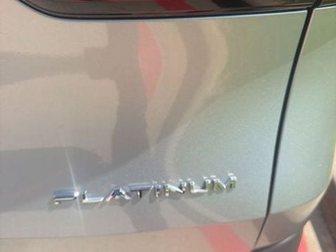 Used 2024 Toyota Grand Highlander AWD image 6
