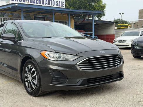 Used 2019 Ford Fusion S FWD image 3