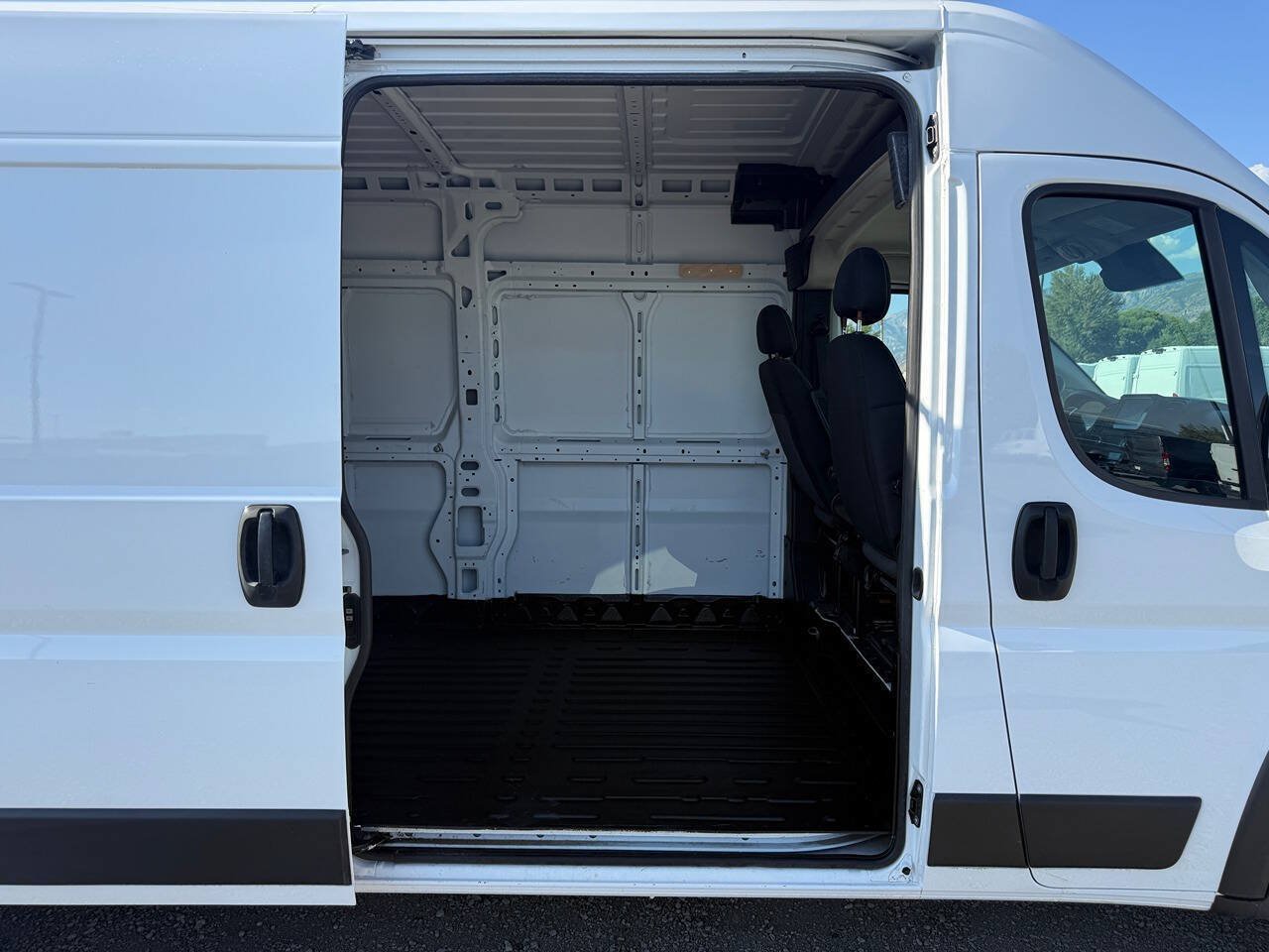 Used 2023 RAM ProMaster 3500 FWD image 24