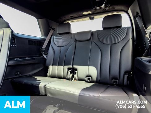 Used 2025 Hyundai Palisade Calligraphy FWD image 18