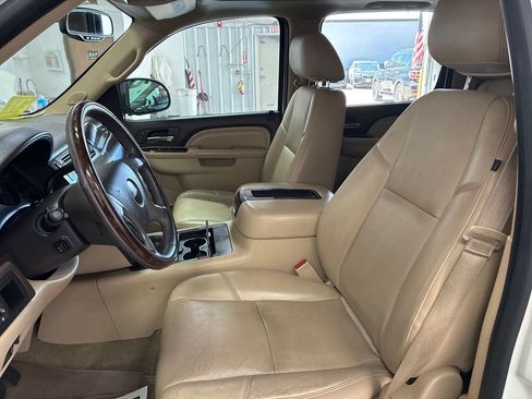 Used 2014 GMC Yukon XL Denali AWD/4WD image 9