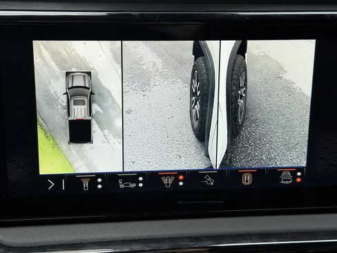 Used 2024 GMC Sierra 1500 AT4 w/ AT4 Premium Package AWD/4WD image 14